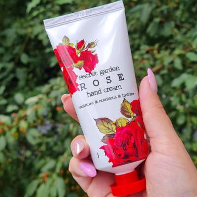 Увлажняющий крем для рук с экстрактом розы JIGOTT Secret Garden Rose Hand Cream 