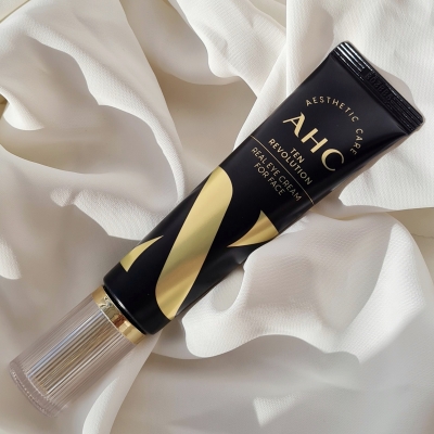  Антивозрастной лифтинг-крем крем для век AHC Ten Revolution Real Eye Cream For Face